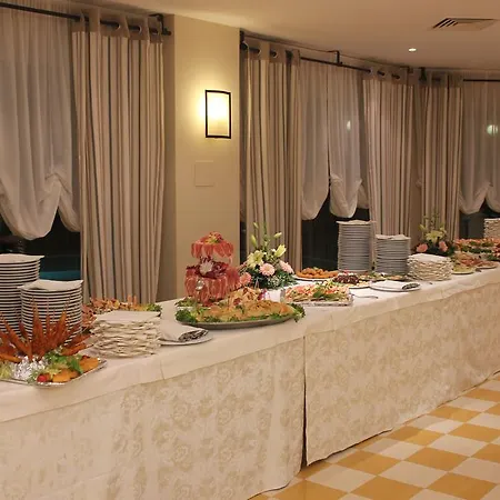 Hotel Sirolo Сироло