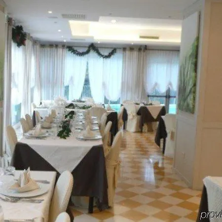 Отель Hotel Sirolo 4*