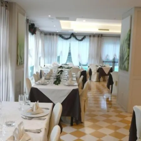 Hotel Sirolo فندق سيرولو