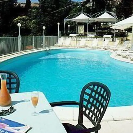 Отель Hotel Sirolo 4*
