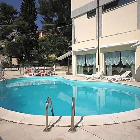 Hotel Sirolo Отель Сироло
