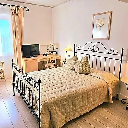 Hotel Sirolo סירולו