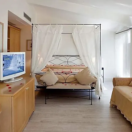 מלון Hotel Sirolo 4*