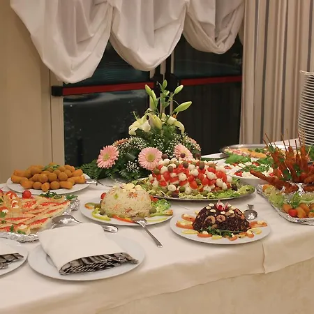 Hotel Sirolo מלון 4*