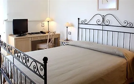 Hotel Sirolo Отель 4*