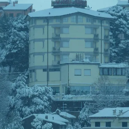 Отель Hotel Sirolo Сироло