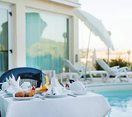 Hotel Sirolo Сироло